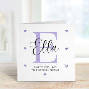 Tarjeta de cumpleaños personalizada para una amiga especial, inicial del nombre editable, tarjeta de feliz cumpleaños personalizada para ella, tarjeta única para una amiga.