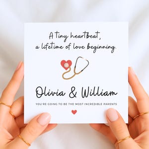 Zwangerschapsaankondigingskaart voor stel, aangepaste babyonthulling met namen, een kleine hartslag, cadeau-idee nieuwe ouders, kaart voor ouders