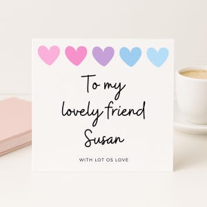 Tarjeta de cumpleaños para una amiga encantadora, con un lindo diseño de corazones pastel, mensaje de cumpleaños, tarjeta personalizada para tu mejor amiga.