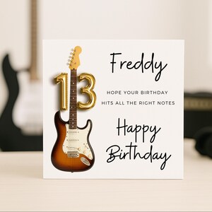 Biglietto di auguri per il 13° compleanno di un ragazzo, tema musicale con chitarra elettrica, personalizzato con nome ed età, biglietto in stile rock, compleanno musicale per adolescenti