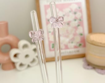 Canudo de vidro com laço: acessório reutilizável para bebidas