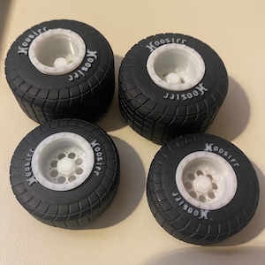 1/25 scale Hoosier Dirt track tire for 1/25 scale model Modified and Sprint Cars New style 1 lug rims (could modify to live rolling axles?)