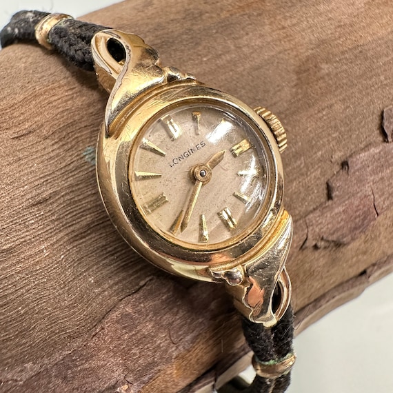 Vintage Longines 14k Solid Gold Watch - image 1