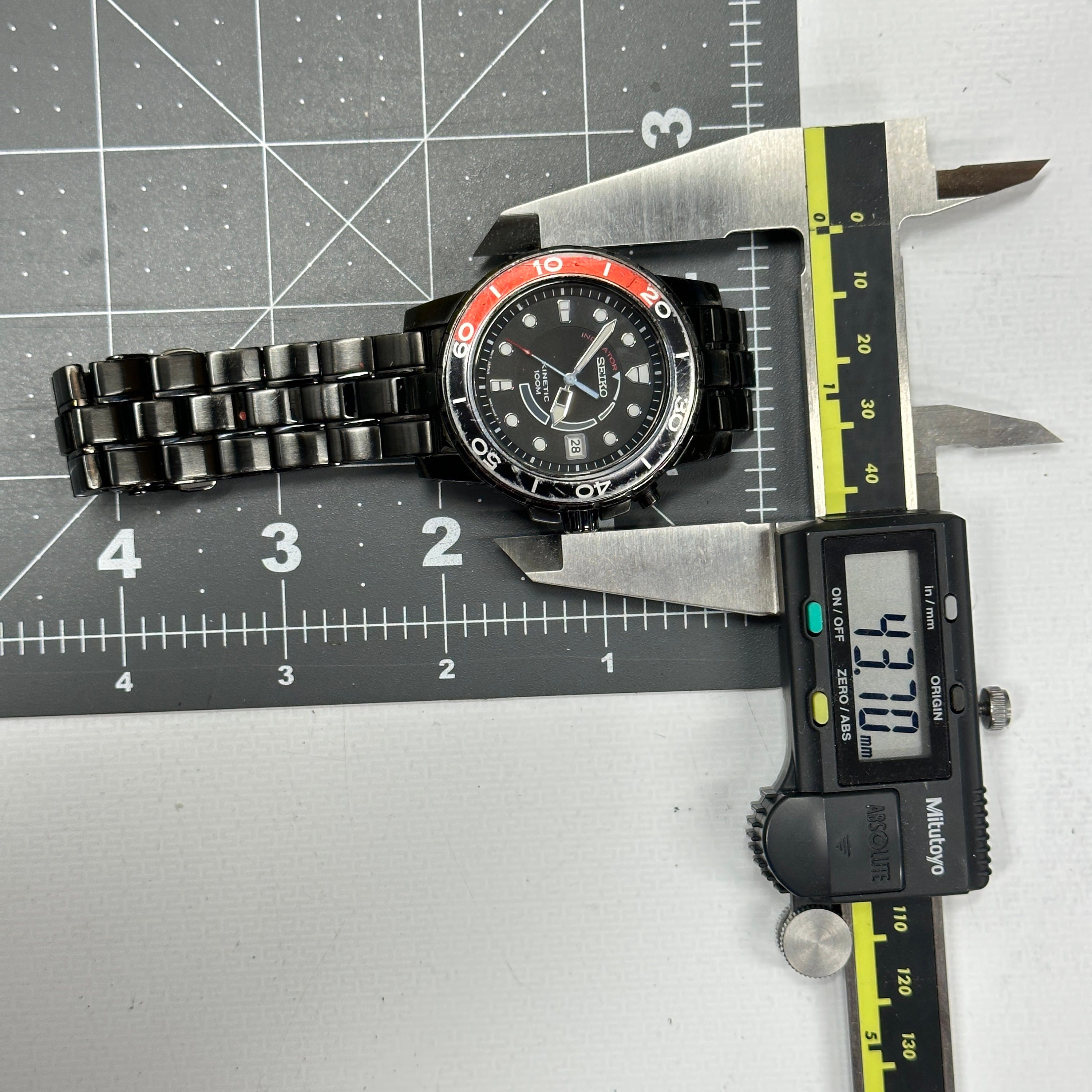 Seiko kinetic hotsell 100m watch