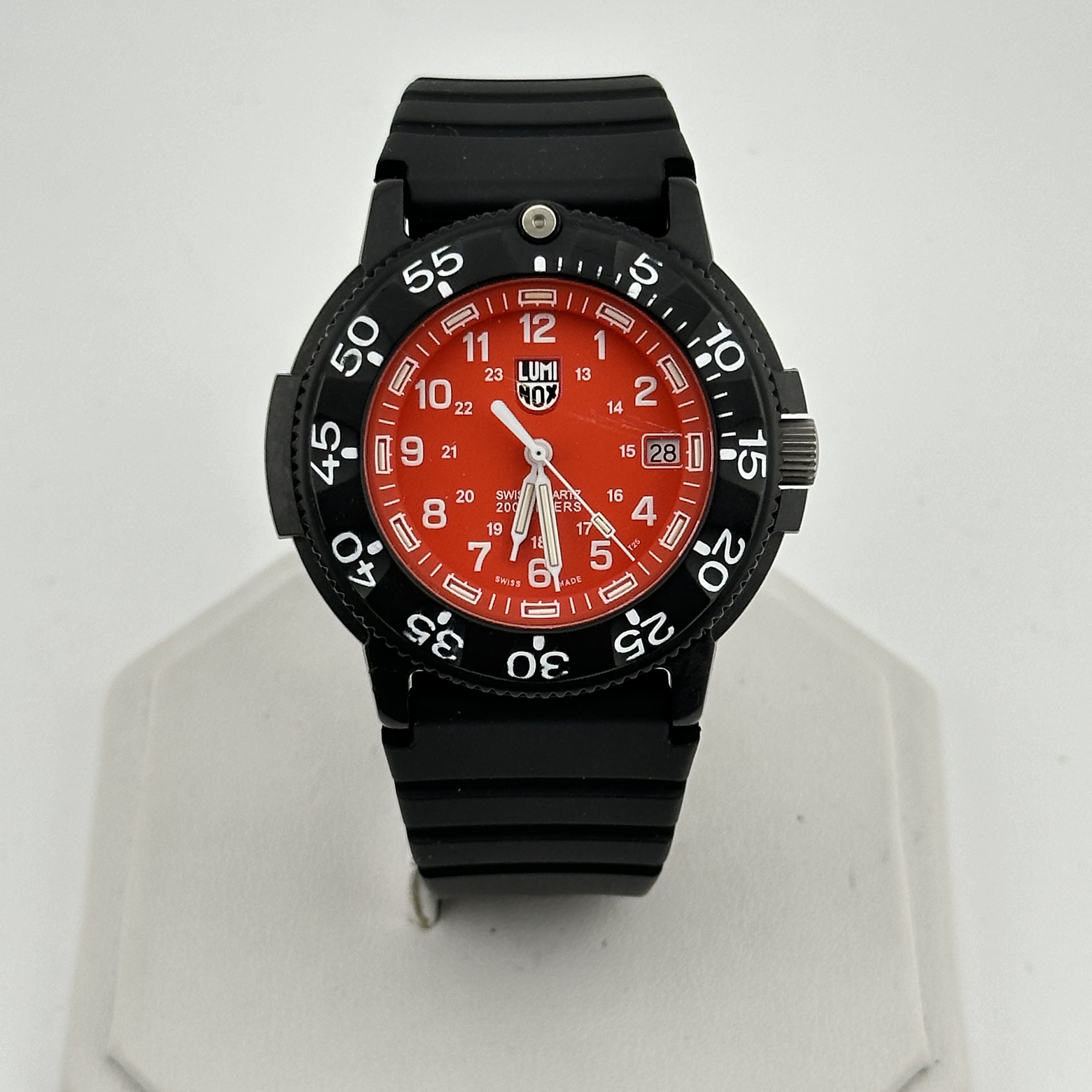 Vintage Luminox 3000/3900 Black and Red Military Dial 45mm Mens