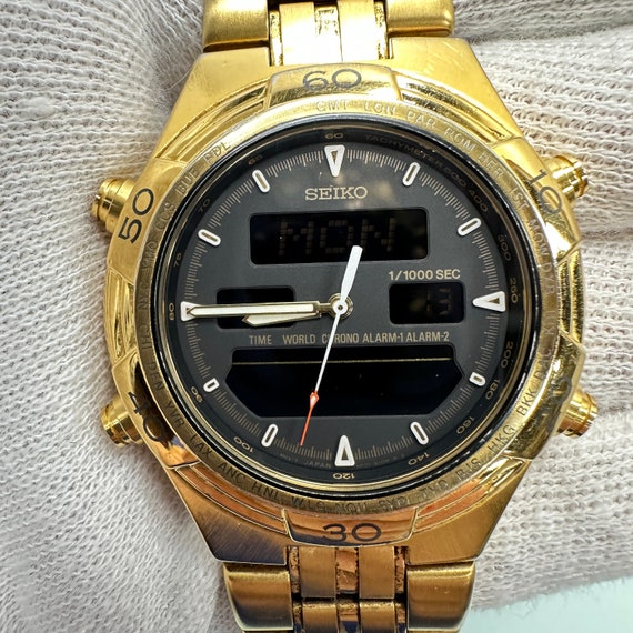 Vintage Seiko World Time Analog Digital LCD Mens Watch Gem