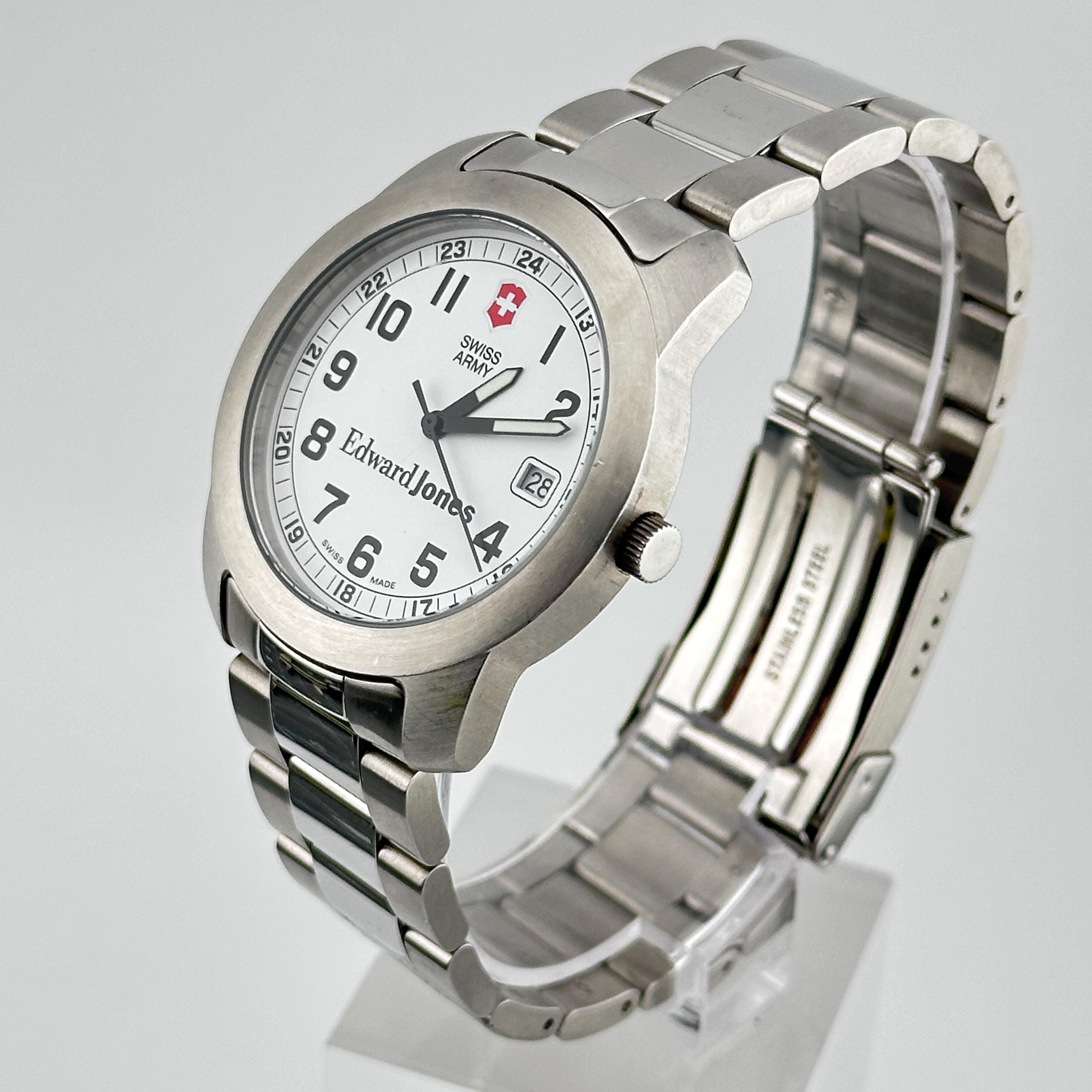 Victorinox Swiss Army Men's 38mm Delta Field Quartz Watch