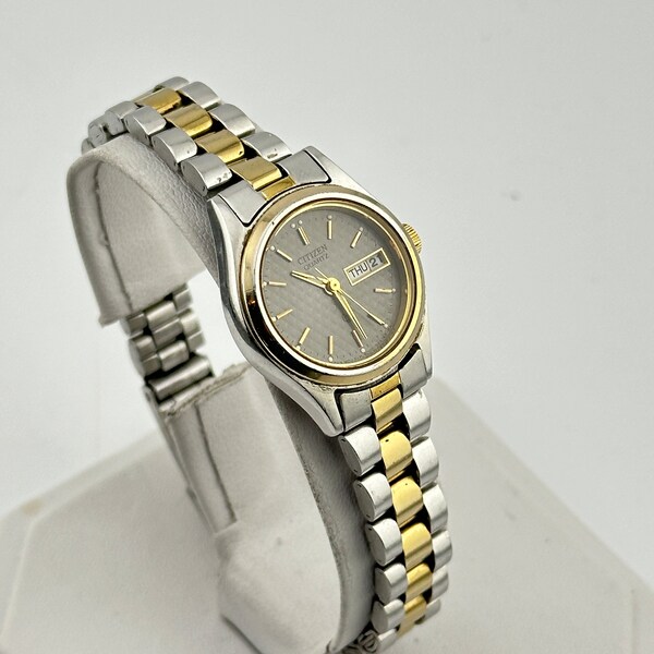 Vintage Citizen CQ Two Tone Ladies 24mm quartz Watch
