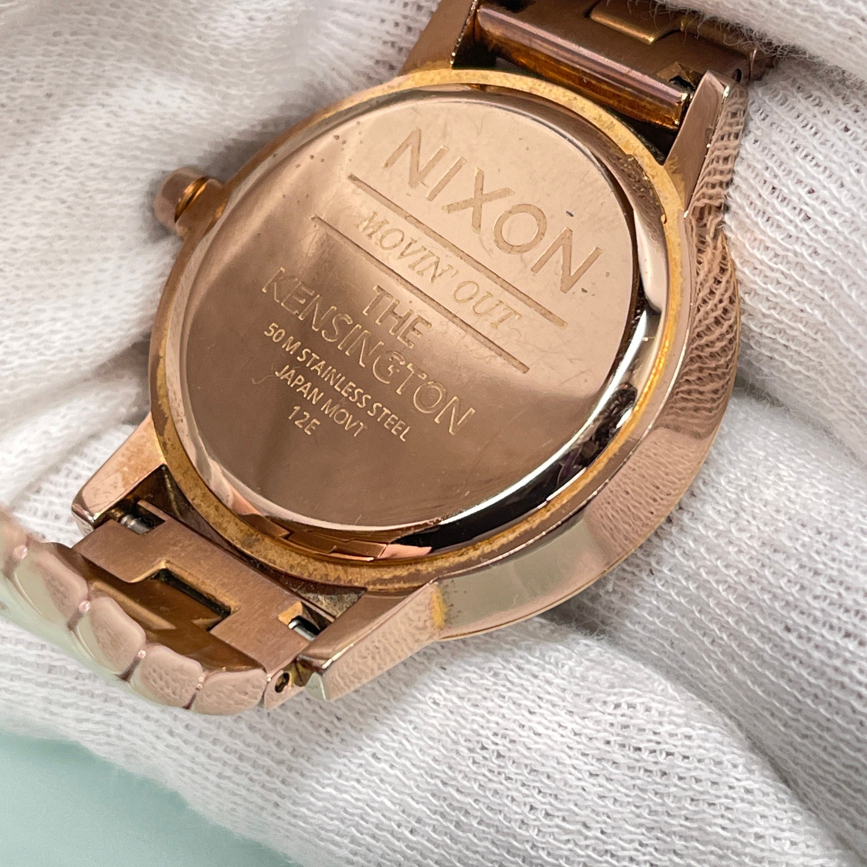 Nixon Moving Out Kengsington Watch Nixon the Kensington Moving Out Gold Tone Unisex 6 main image 4