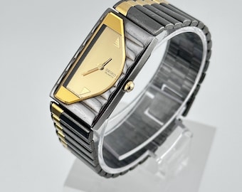 SEIKO Black and Gold Half Moon Ladies Watch Case Number 2y00  display picture 3