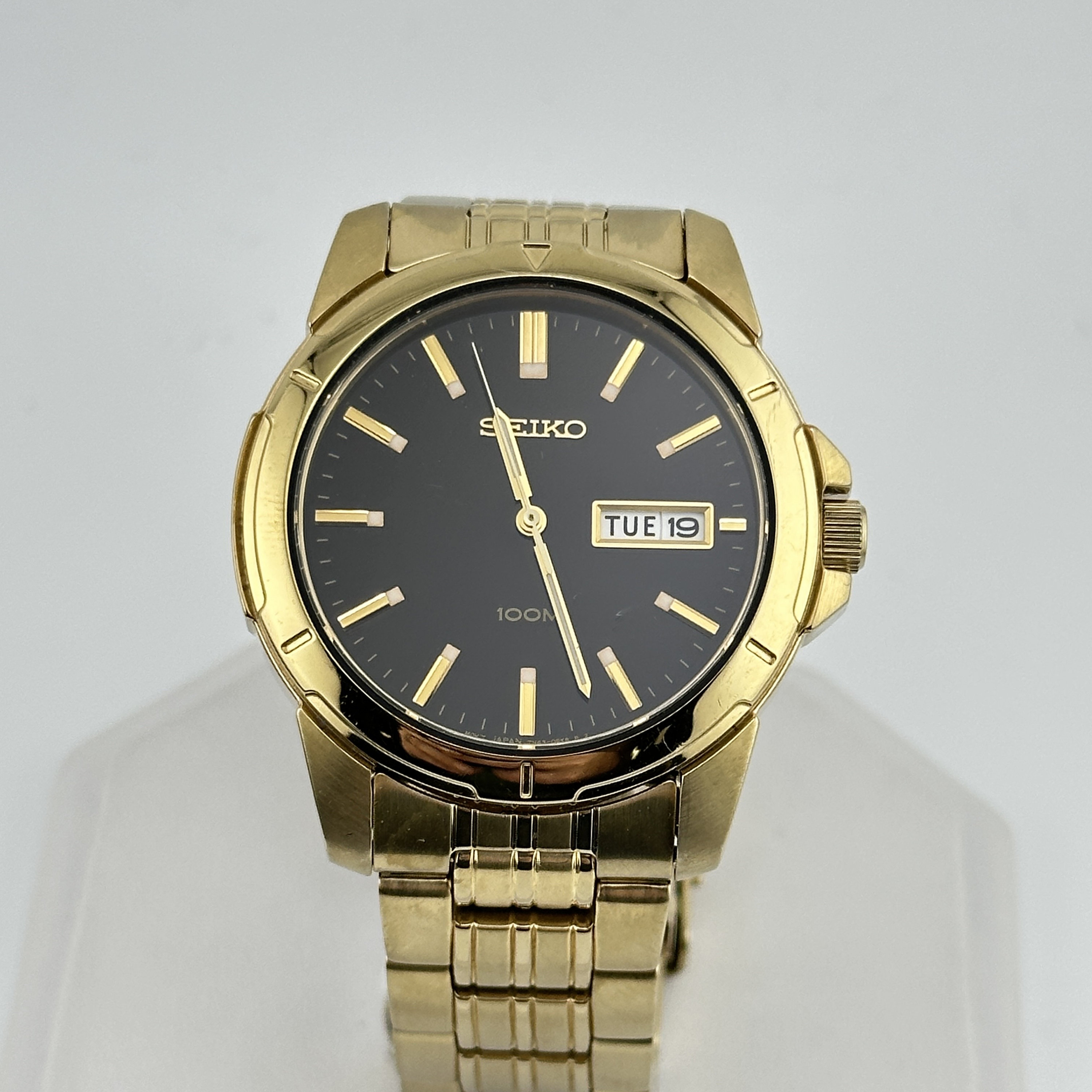 Seiko Men s 100m Quartz Watch
