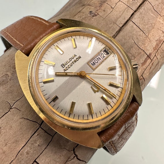 Bulova accutron online day date