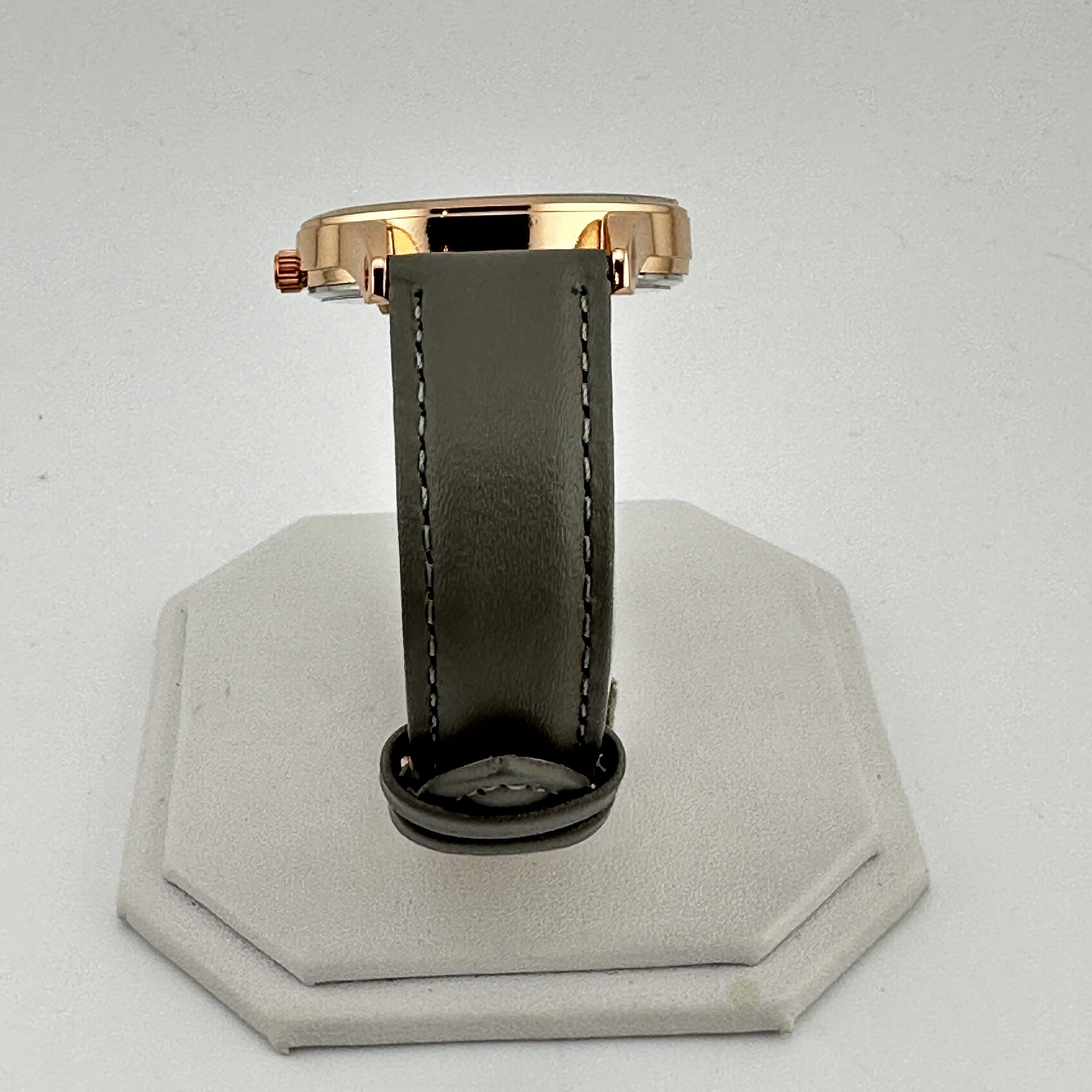 NWOT | Women\'s Monroe Watch Rose Gold Face W/ Green Genuine Leather Watch Band Monroe Classique Stainless Steel Watch Unisex Leather Band (New) main image 3