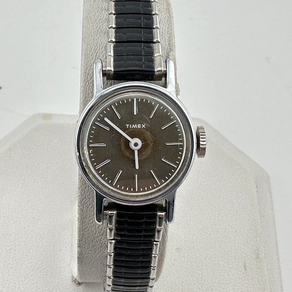 Vintage Timex Manual Wind 20mm Ladies Wristwatch