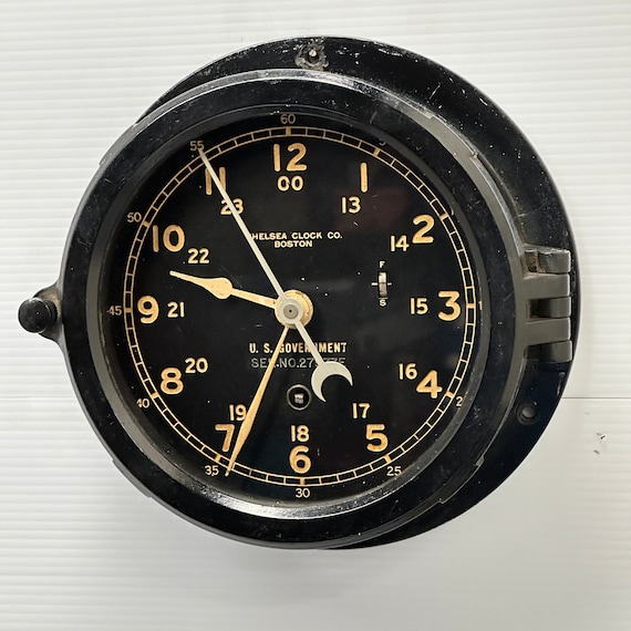 Chelsea US Government WWII Bakelite Ship Clock - Boston Mass. C