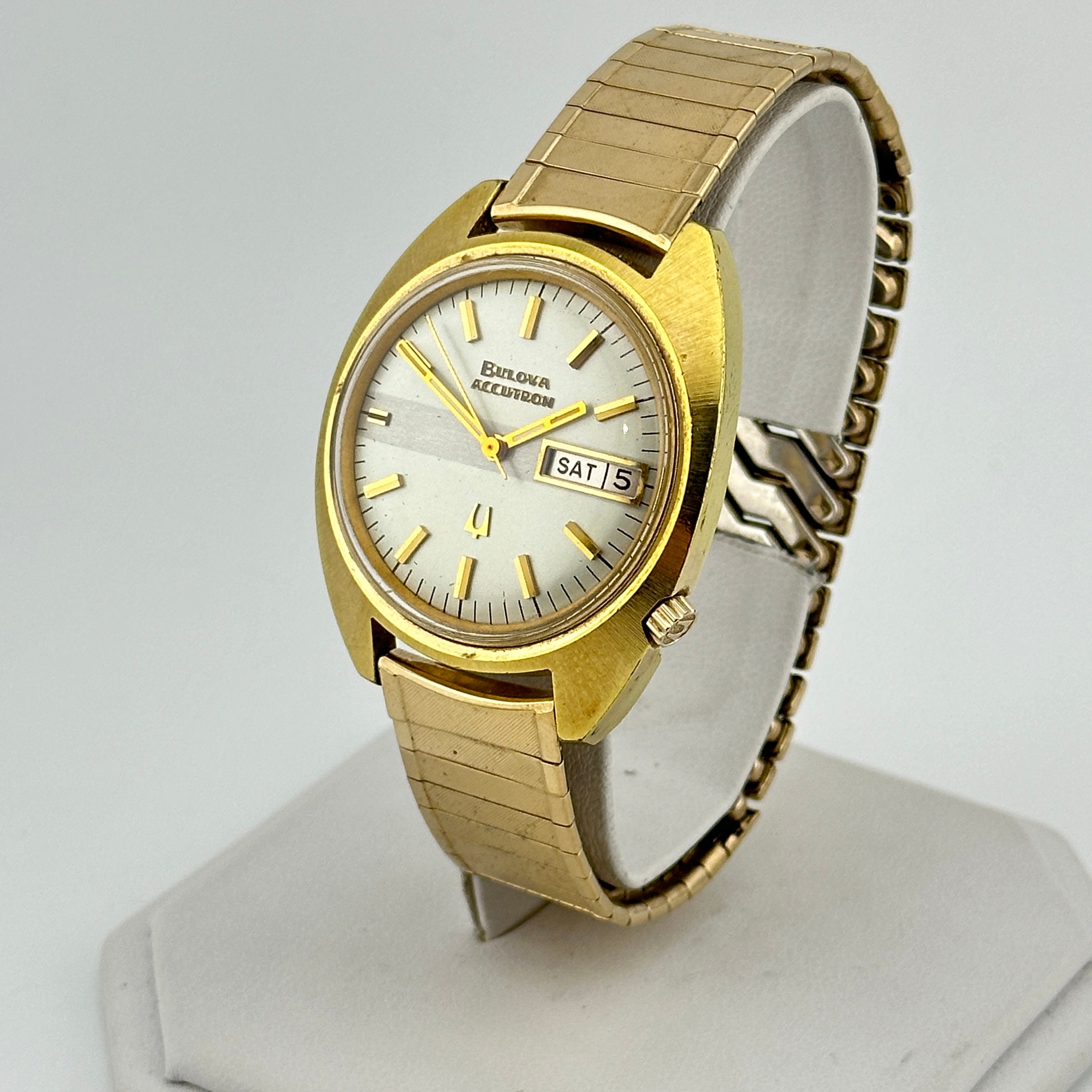 Vintage Bulova Accutron 10k Gold Men's 36mm Watch C.1965 - Etsy Vintage Bulova Accutron 10k Gold Men's 36mm Watch C.1965 - Etsy
