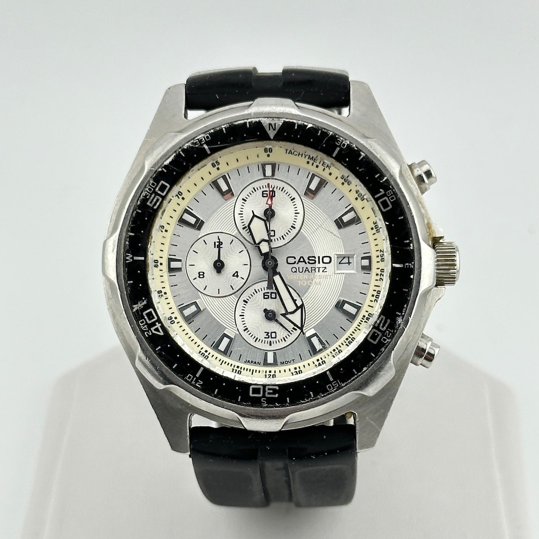 Vintage CASIO AMW 330 Chronographe Analogique Acier 48mm Montre Homme