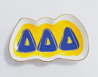 Vassoio portaoggetti della confraternita Delta Delta Delta