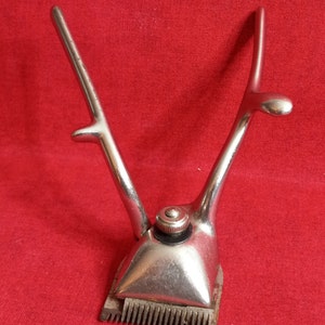 Vintage Oster Hand Clipper: Manual Hair Trimmer, Barber Tool Collectible