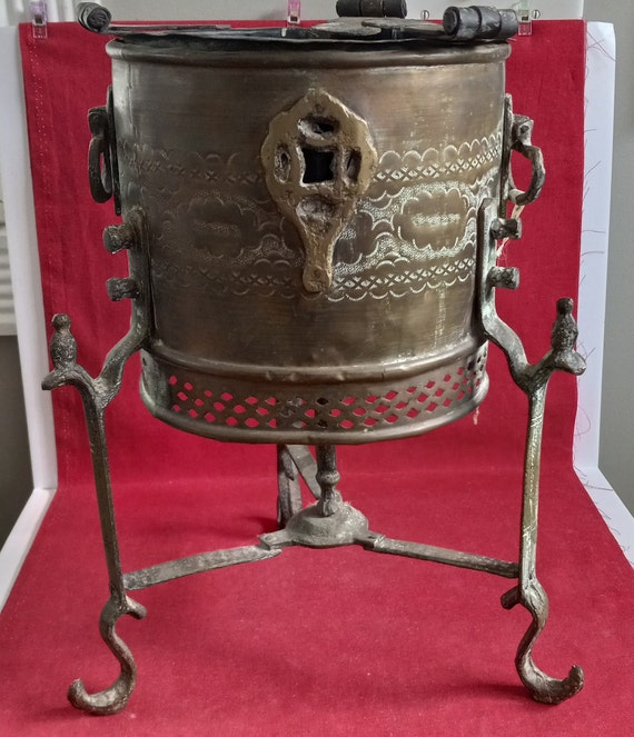 金属製火鉢スタンド 三本脚 金属製火鉢スタンド 三本脚 金属製火鉢