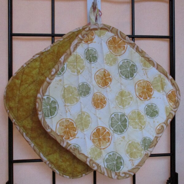 lemon lime orange slices potholders homemade quilted insulated green orange cream yellow citrus machine-washable machine-dryable