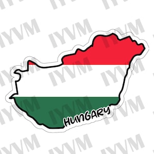 Puede incluir: Una pegatina con el contorno de Hungría con los colores de la bandera húngara: rojo, blanco y verde. El texto "HUNGARY" está escrito en negro en la parte inferior de la pegatina.