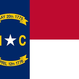 Decalque adesivo com bandeira do estado da Carolina do Norte / Estado da Carolina do Norte dos EUA / Raleigh / Estado de Tar Heel / Primeiro em voo / Primeiro em liberdade /