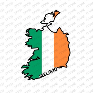 Op de afbeelding: Een omtrek van het eiland Ierland met de kleuren van de Ierse vlag ingevuld. De vlagkleuren zijn groen, wit en oranje. Het woord "IERLAND" staat onder de omtrek.