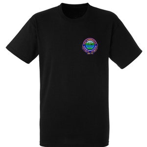 SSN-772 USS Greeneville Schwarzes Kurzarm T-Shirt Abzeichen auf der Linken Brust gedruckt