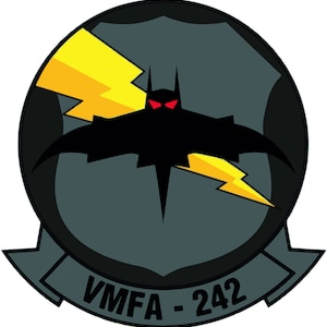 アメリカ海兵隊バッジステッカーデカール海兵隊戦闘攻撃飛行隊242 VMFA-242ザ・バットカーステッカーバンパーステッカー車エンブレム用