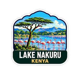 Può includere: Un adesivo fustellato con un'illustrazione colorata del lago Nakuru in Kenya. La scena raffigura un gruppo di fenicotteri rosa che guazzano in acque blu sotto una grande acacia, con montagne sullo sfondo. Il testo recita LAKE NAKURU KENYA.