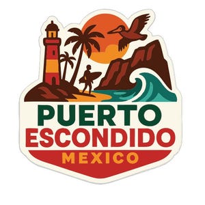 Könnte beinhalten: Ein Aufkleber mit einer Küstenlandschaft mit Leuchtturm, Palmen und einem Surfer. Der Text "PUERTO ESCONDIDO MEXICO" ist in Grün, Rot und Orange dargestellt. Ein Pelikan fliegt in der Nähe der Sonne und der Wellen.