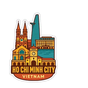 Könnte beinhalten: Ein farbenfroher Aufkleber mit Ho-Chi-Minh-Stadt, Vietnam. Das Design umfasst Illustrationen bemerkenswerter Gebäude, wie eine Kathedrale, einen Wolkenkratzer und einen Uhrturm. Der Text "HO CHI MINH CITY" und "VIETNAM" sind ebenfalls enthalten.