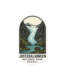 以下が含まれることがあります： ノルウェーのヨステダールスブレン国立公園の風景を描いたステッカー。氷河、山、川、熊が描かれています。「JOSTEDALSBREEN NATIONAL PARK NORWAY」の文字が下部に表示されています。