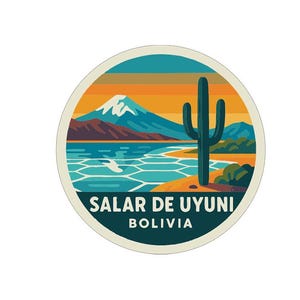 Puede incluir: Pegatina circular con un paisaje del Salar de Uyuni, Bolivia. El diseño incluye una cordillera, un lago, un cactus y el texto "SALAR DE UYUNI BOLIVIA" en color turquesa y blanco.