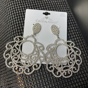 Stunning Silver Rhinestone Bridal Earrings / Bride/ Wedding/ Rhinestones/ Jewelry/ Wedding Essentials/ Bride Essentials/Bling