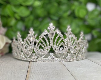 Rhinestone Bridal Tiara With Teardrop Chains - Etsy display picture 2