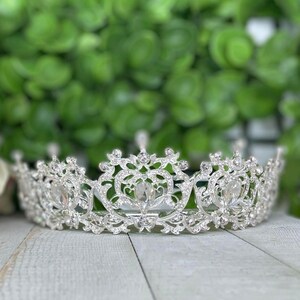Beautiful Silver Tiara/ Bride/ Wedding/ Hair Accessories/ Jewels/ Rhinestones/ Wedding Essentials/ Bride Essentials