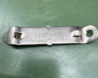 ¡Abridor de botellas y latas de cerveza Ballantine Ale y otras cervezas, estilo vintage de 1958! Abridor de acero Vaughan.