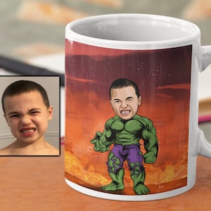 Caricatura della tazza personalizzata del supereroe, regali personalizzati della tazza, tazza del fumetto, regali per lei, per lui, idee regalo uniche, regali personalizzati, cartone animato