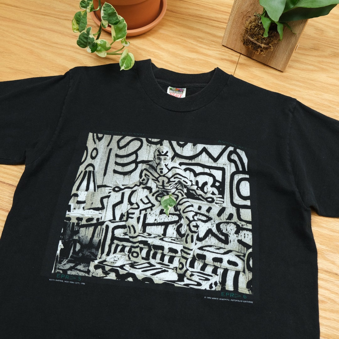 トップス 90s keith haring annie leibovitz tee Vintage 90s Keith Haring by Annie Leibovitz Tee Rare Art T-shirt