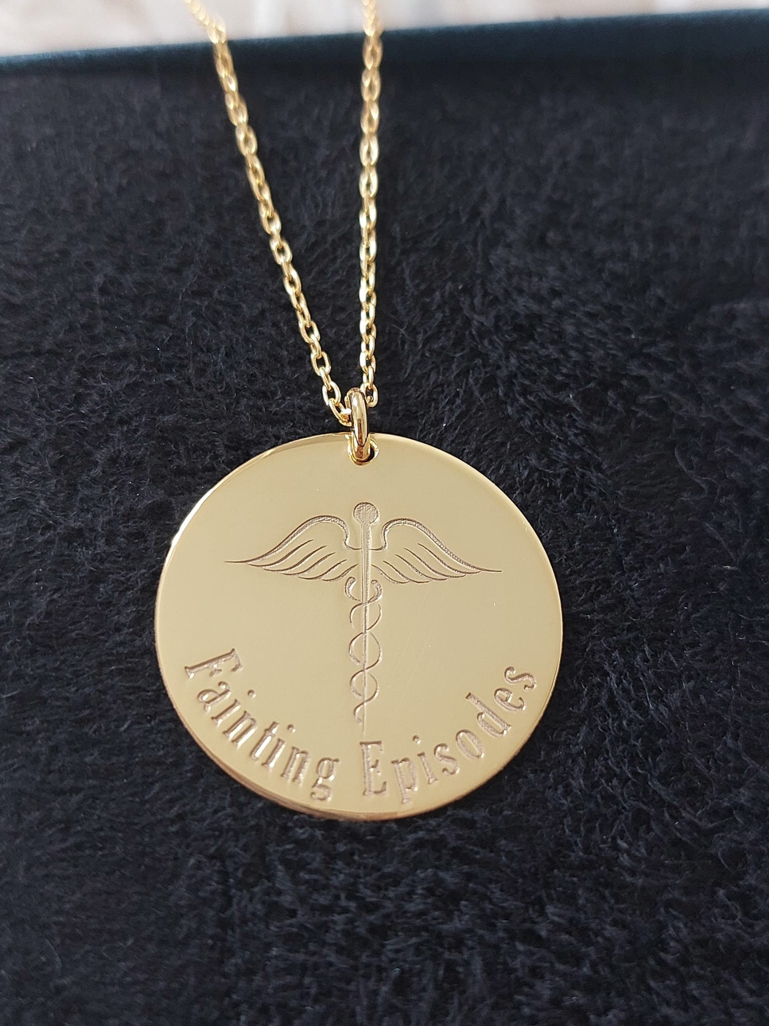 Collar De Hombre De Color Dorado, Colgante De Alerta Médica Con Grabado