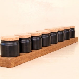 Oak spice rack for 8 ceramic spice jars | A unique piece for minimalists and design lovers | Order and style in the kitchen