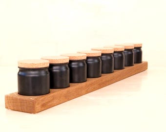 Eikenhouten kruidenrek voor 7 keramische kruidenpotjes | Een uniek stuk voor minimalisten en designliefhebbers | Organisatie en stijl in de keuken
