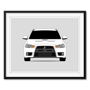 Może przedstawiać: Biały samochód Mitsubishi Lancer Evolution z czarnym zderzakiem przednim i grillem. Samochód jest skierowany w stronę aparatu.