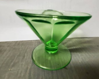 Vintage 1930s Vaseline/Uranium pedal fruit/sherbert cup/bowl