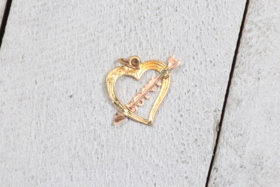 14k Gold ' I Love U' Arrow & Heart Pendant - image 3