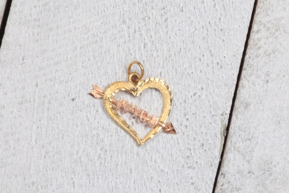 14k Gold ' I Love U' Arrow & Heart Pendant - image 1