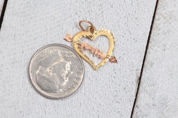 14k Gold ' I Love U' Arrow & Heart Pendant - image 2