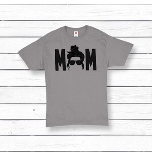 Mom messy bun T-shirt, Women’s custom T-shirt, Women’s clothes, Mama shirt, Messy bun women’s clothing, Personalized shirt
